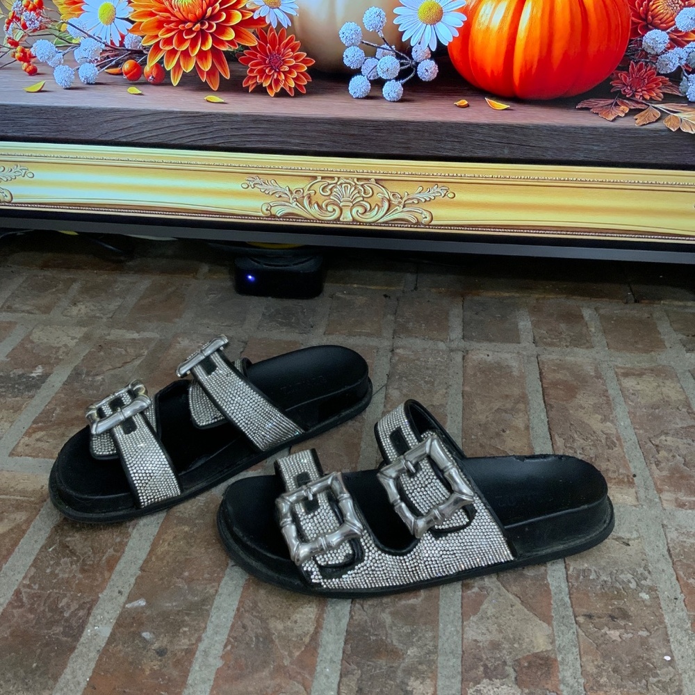 Schultz Sandals - Picture 2 of 8